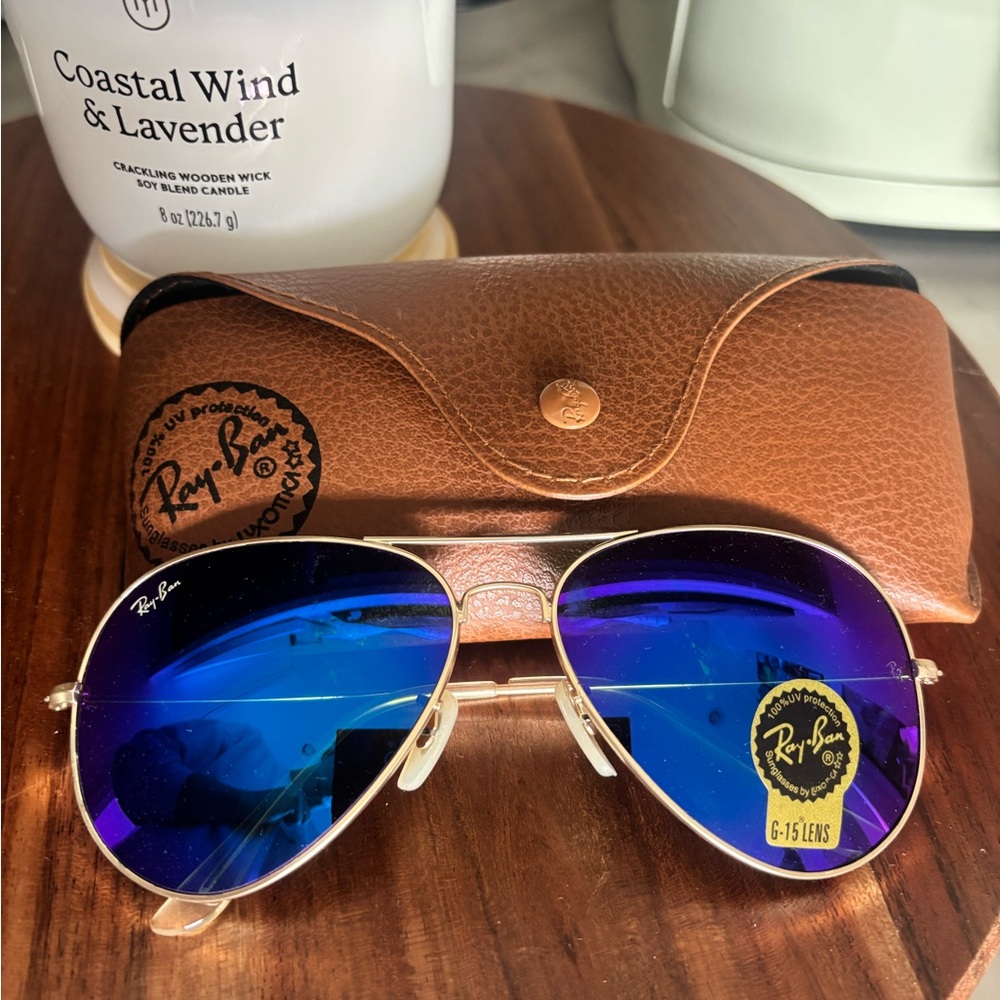 Ray-Ban Aviator Sunglasses with Reflective Blue Lenses